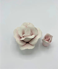 Carica l&#39;immagine nel visualizzatore di Gallery, I BORBONE CAPODIMONTE Rosa Porta Candela In Porcellana ROSA SFUMATO
